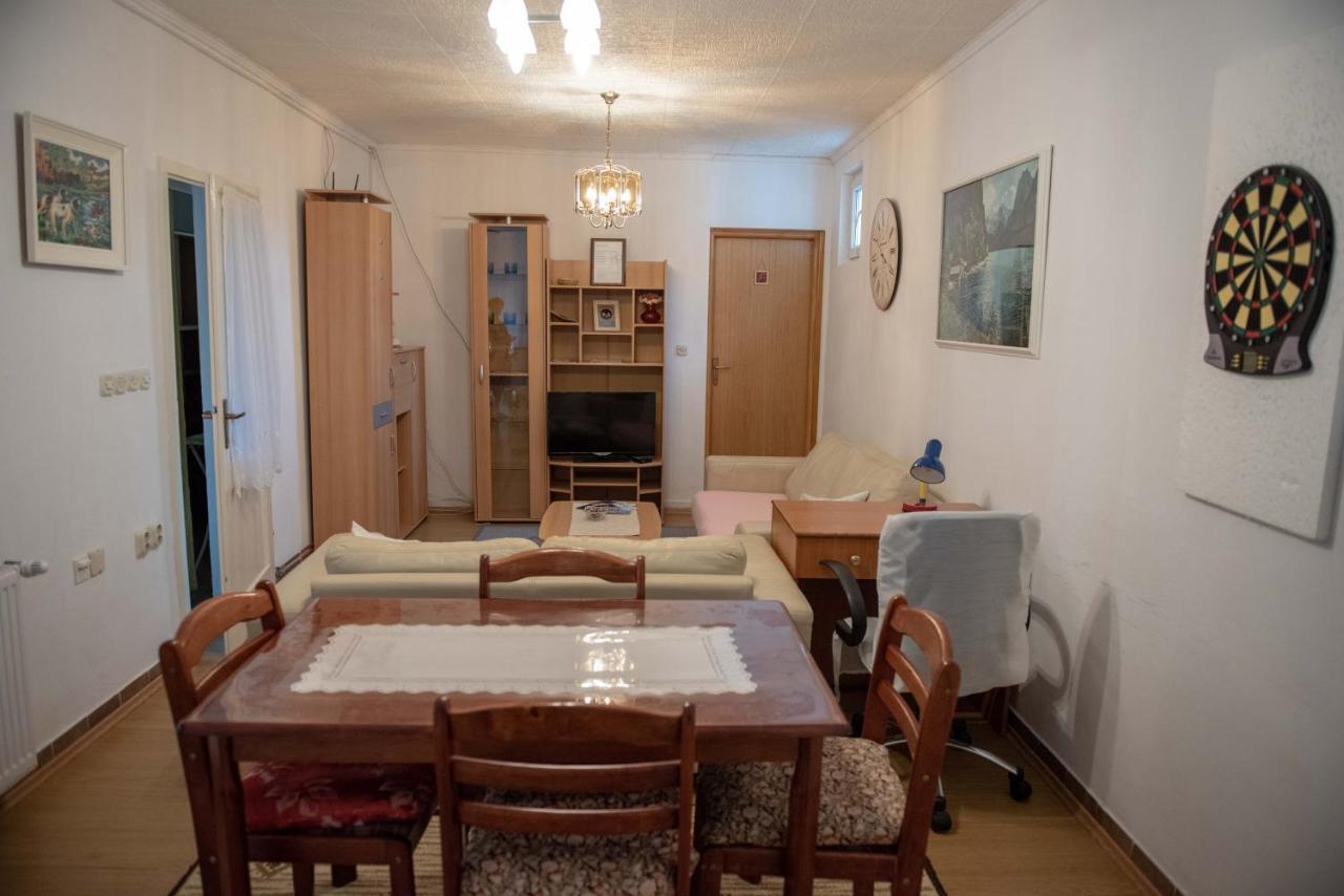 Apartman Peric Apartment Ðakovo Bagian luar foto