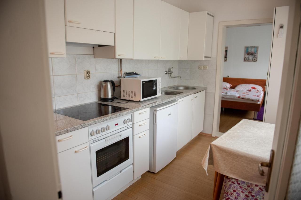 Apartman Peric Apartment Ðakovo Bagian luar foto