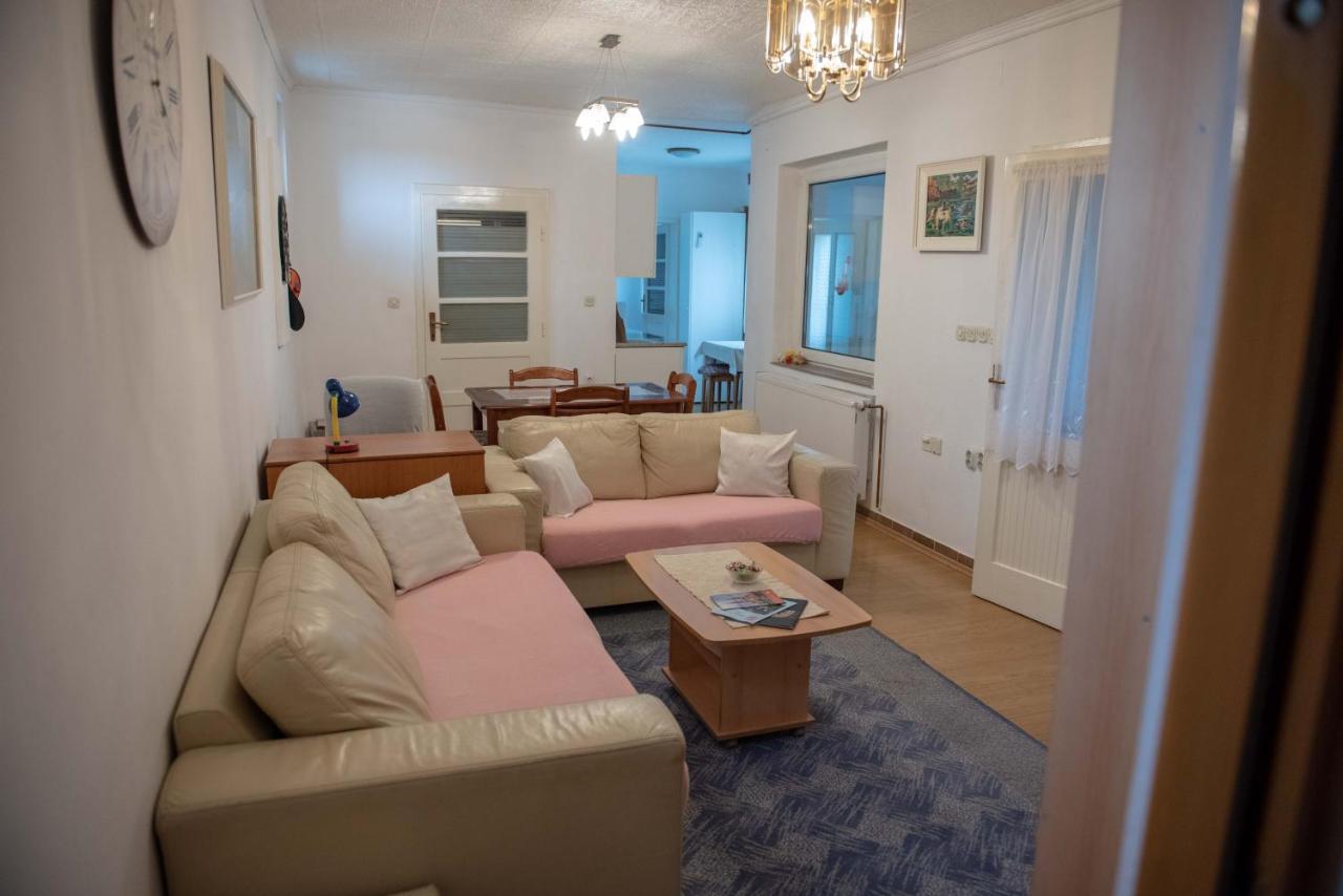 Apartman Peric Apartment Ðakovo Bagian luar foto